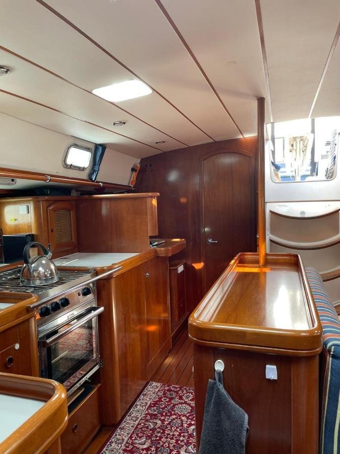 Hotel Beautiful And Comfortable Sailboat With Secure Parking Available Barcelona Zewnętrze zdjęcie